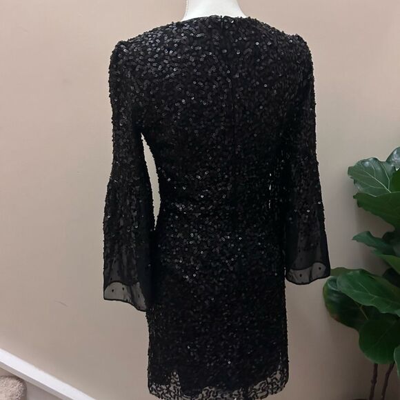 CELLIENNE SEQUINED PLUNGING COCKTAIL AND PARTY DRESS belle sleeve - Picture 6 of 11